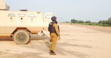 Burkina : L’armée récupère un véhicule Blindé des terroristes Et d’autres matériels