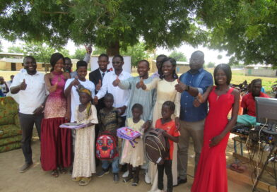 Tchad : les Dauphines du Miss 9éme arrondissement 2022 offrent des kits scolaires aux élèves orphelins et démunis