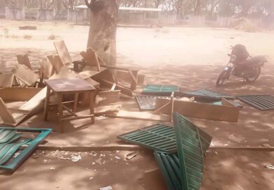 Tchad : Incendies et saccages au lycée moderne de Doumbeur après une agression entre élèves Tchad : Incendies et saccages au lycée moderne de Doumbeur après une agression entre élèves