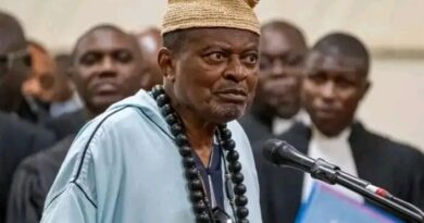 Cameroun : bataille judiciaire autour des obsèques d’Anicet Ekane, la veuve déboutée, un fils désigné organisateur Cameroun : bataille judiciaire autour des obsèques d’Anicet Ekane, la veuve déboutée, un fils désigné organisateur