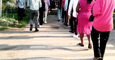 RDC : Recrutement à la REGIDESO : l’UPC prise d’assaut dès l’aube par des milliers de jeunes en quête d’embauche