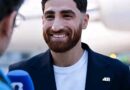Monde : Mondial 2026 : l’équipe d’Iran affiche son soutien aux victimes de Minab avec un pin’s « 168 »