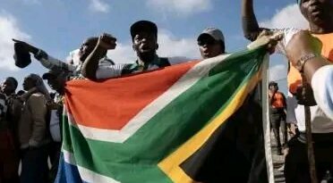 Afrique du Sud : la peur au ventre, plus de 2 700 migrants fuient avant la date butoir Afrique du Sud : la peur au ventre, plus de 2 700 migrants fuient avant la date butoir