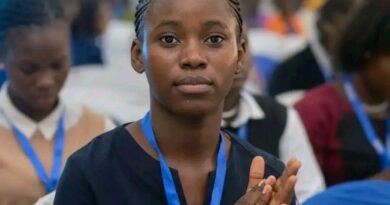 Nigeria : Osasere Okundaye, 16 ans, pulvérise le record de précocité en expertise comptable Nigeria : Osasere Okundaye, 16 ans, pulvérise le record de précocité en expertise comptable