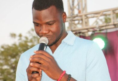 Tchad : « Personne comme Toi » : Le chantre Rimtobeye Onesime dévoile son nouveau single, un appel à l&rsquo;humilité et à la reconnaissance du vrai Dieu