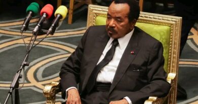 Cameroun : après 56 jours d’absence, le gouvernement brise le silence et assure que Paul Biya est « en vie » Cameroun : après 56 jours d’absence, le gouvernement brise le silence et assure que Paul Biya est « en vie »