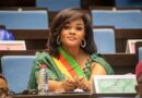 Cameroun : Nourane Fotsing lance « Impact 100 » malgré l&rsquo;interdiction – SMIG à 200 000 FCFA et éducation gratuite au programme