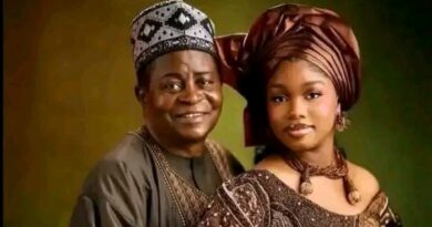 Nigeria : À 70 ans, un ex-sénateur nigérian épouse l&rsquo;amie de sa petite-fille